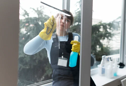 Nettoyage de vitres intérieures et extérieures au Bélieu